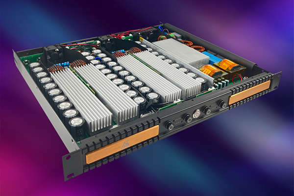 ما هي نسبة الإشارة إلى الضوضاء لمضخم الصوت؟