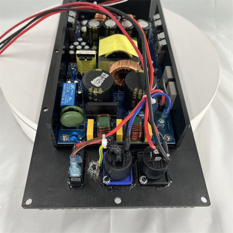 MD800 2 قناة Dsp وحدة مضخم الدائرة المتقدمة من الفئة D 3.82 كجم قوة سوداء قوية لمضخم الصوت